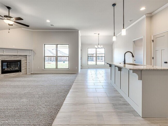 Building Photo - 545 Grand Sycamore Dr