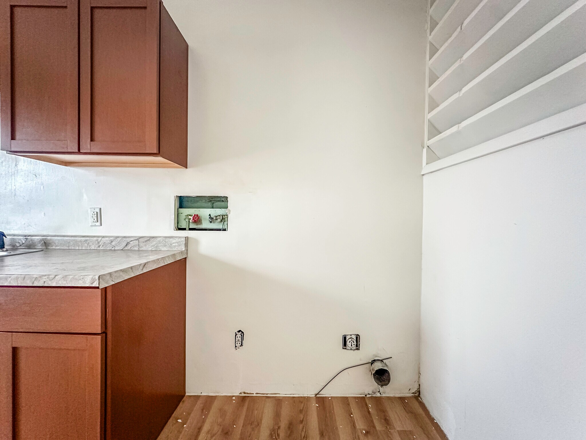 Washer and Dryer Hook up - 415 Avenue E