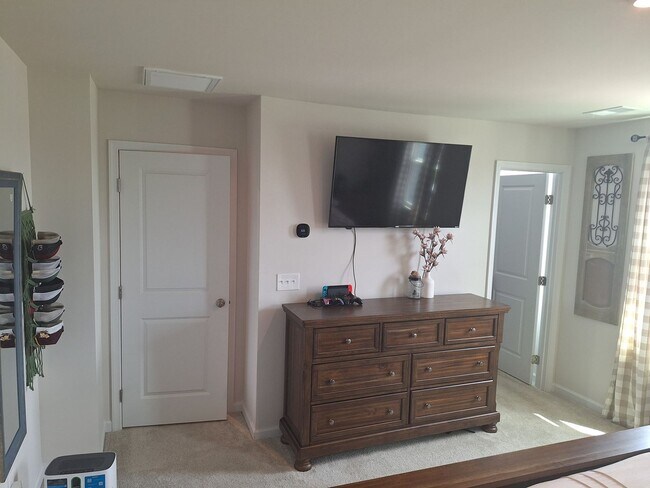 Building Photo - Outstanding Four Bedroom Home Less Than 10...