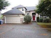 Building Photo - Charming 4 Bed 2.5 Bath Home in Sought Aft...