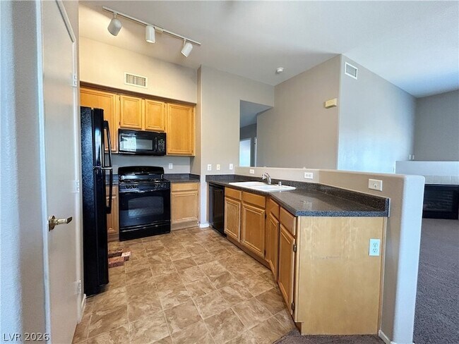 Building Photo - 10245 S Maryland Pkwy