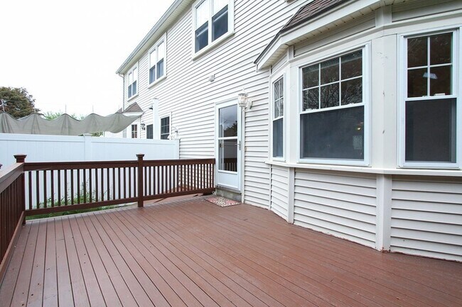 Building Photo - 6 Adams St