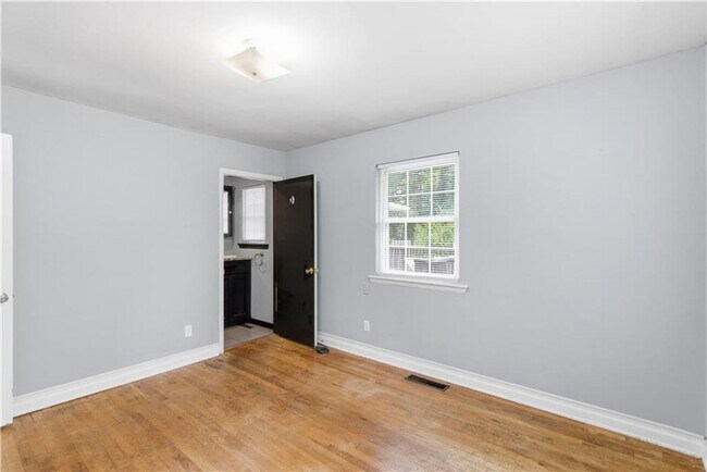 Building Photo - 2219 W Ora Dr