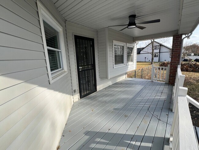 Building Photo - 2654 Crosspark Dr