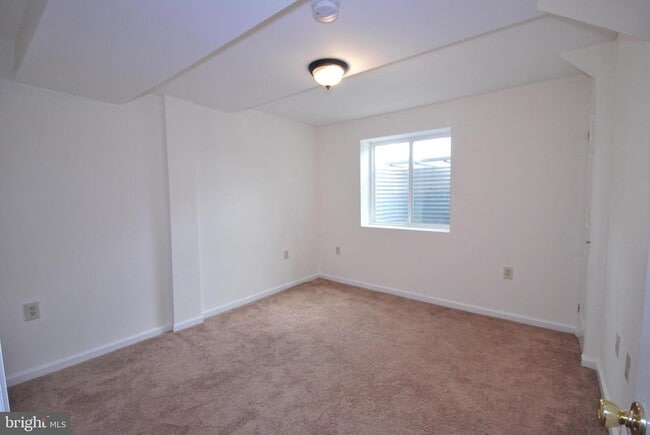 Building Photo - 5028 Nantucket Rd