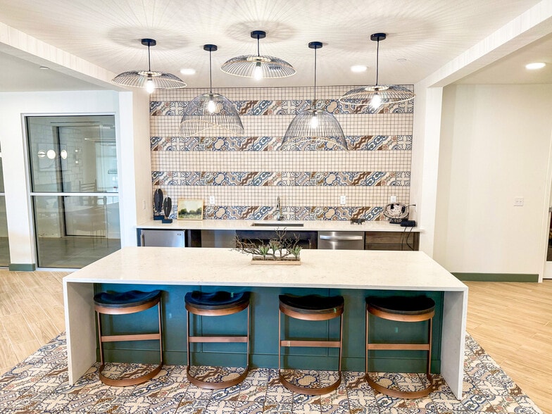 Building Photo - Leon Creek Flats