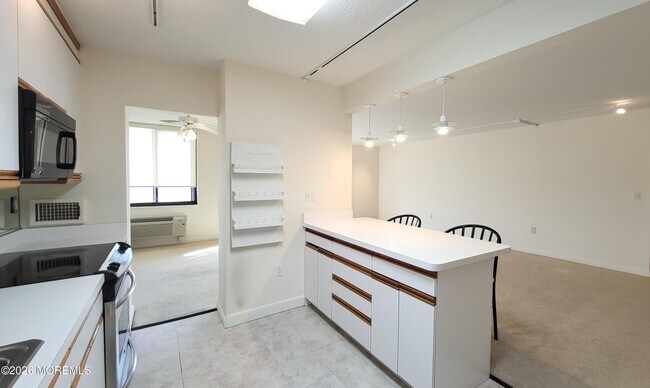 Building Photo - 1 Channel Dr