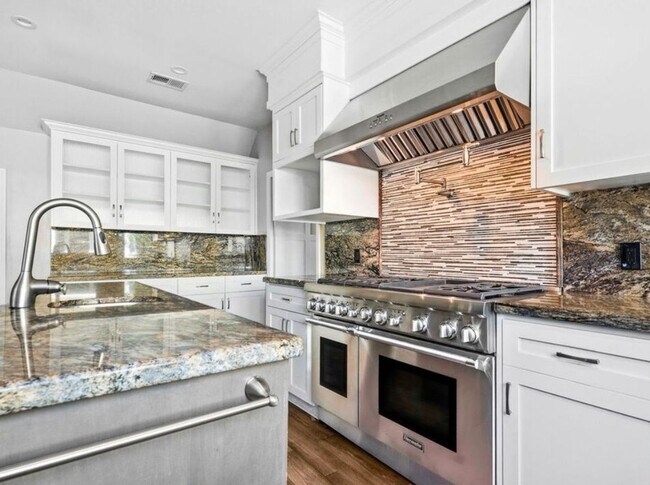 Building Photo - 921-923 30th Street