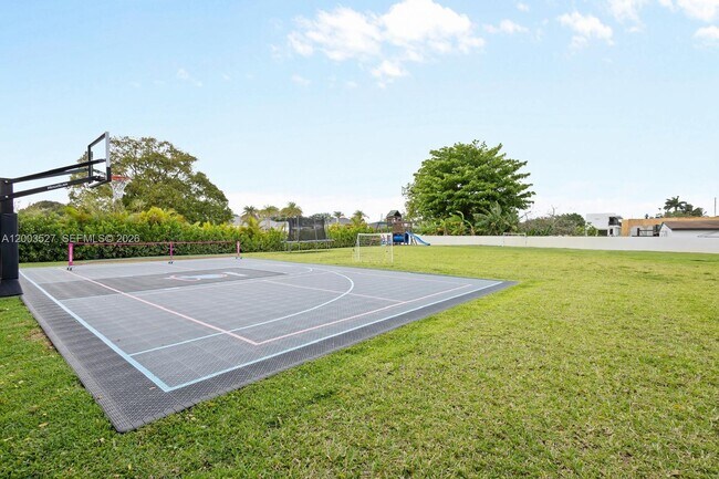 Building Photo - 80 NW 129th Ave