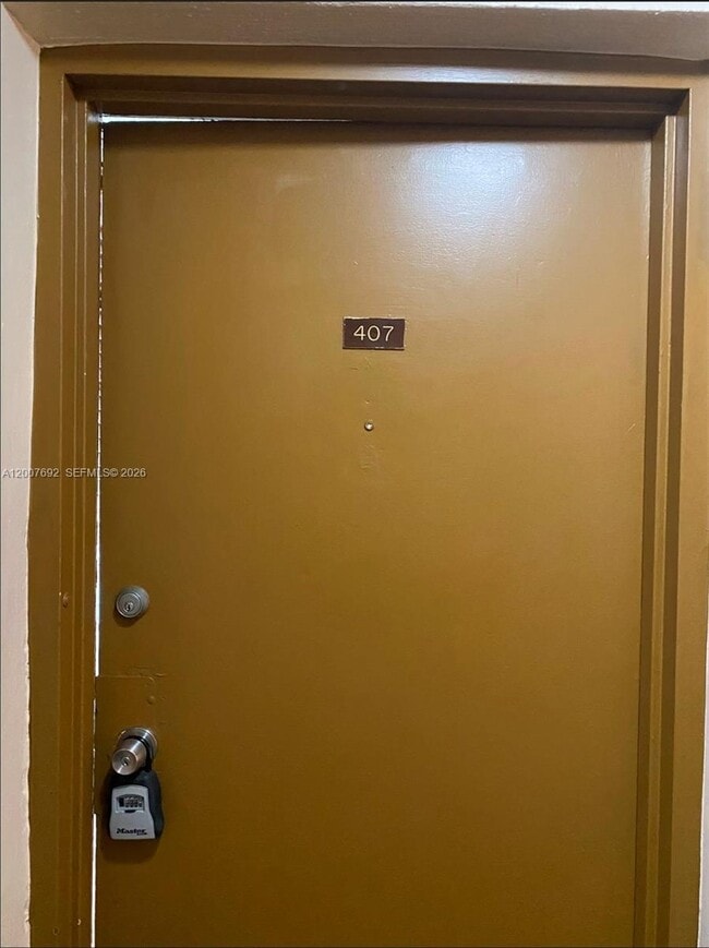 Building Photo - 14201 N Kendall Dr