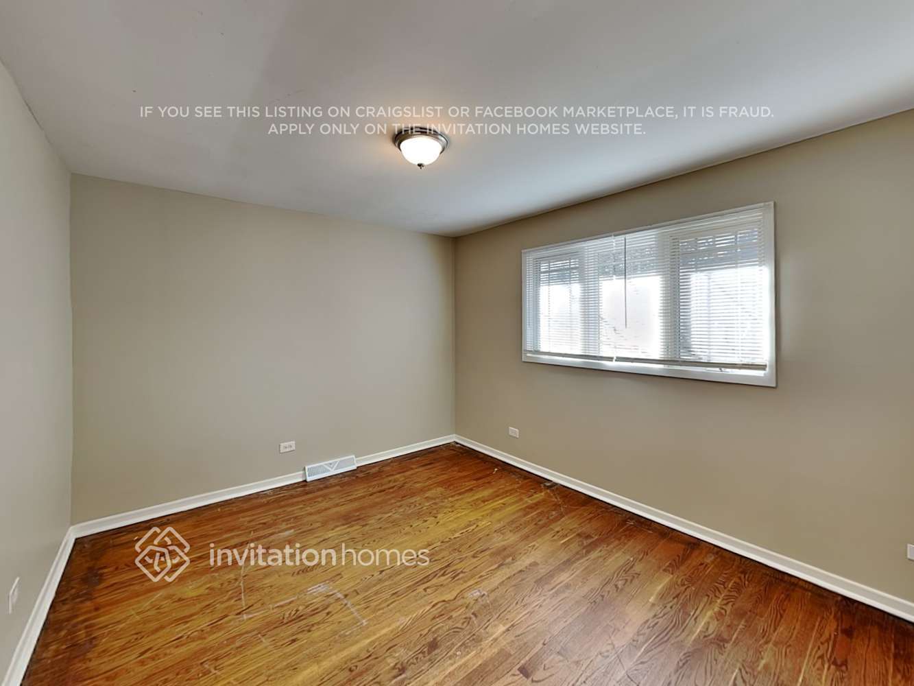 Building Photo - 9922 S 86th Ave