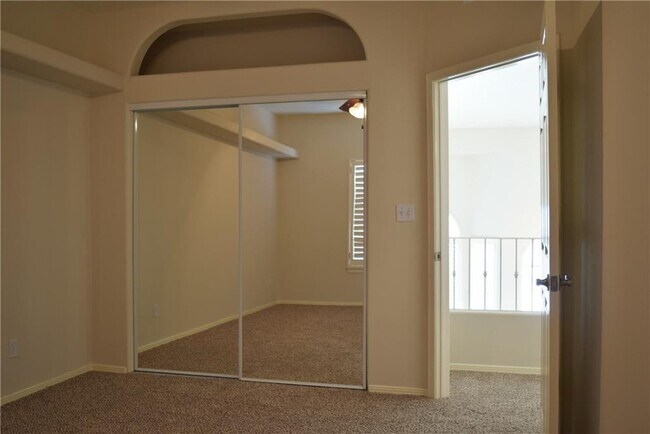 Building Photo - 6332 Franklin Vista Dr
