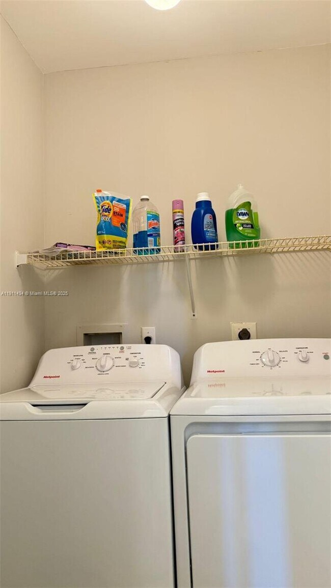 Building Photo - 5147 Europa Dr