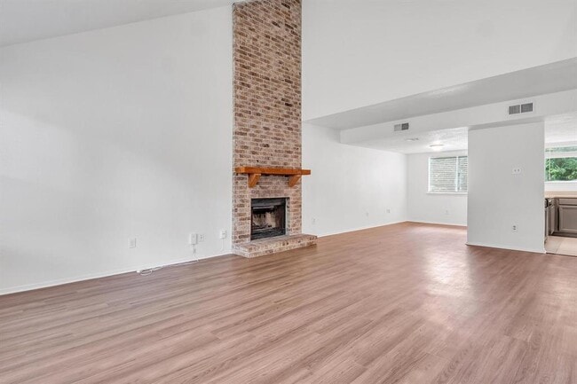 Building Photo - 9611 Meadowheath Dr