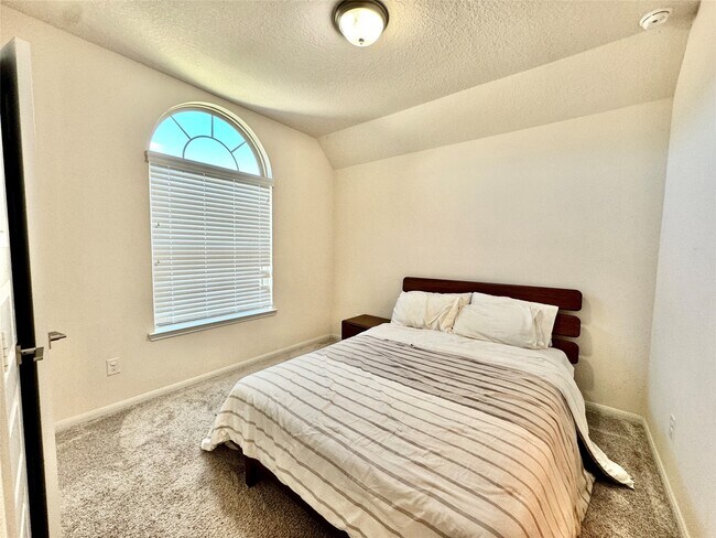 Building Photo - 16803 Bark Cabin Dr