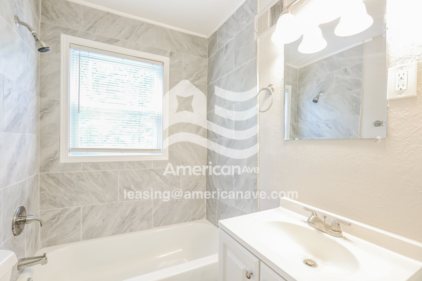 Building Photo - 4412 Myrtle Ave