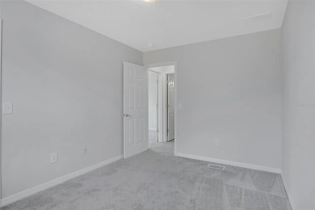 Building Photo - 603 Coconut Palm Way
