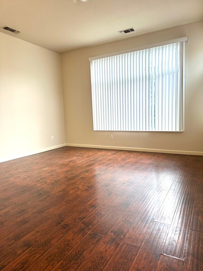 Building Photo - 238 Westbury Ln