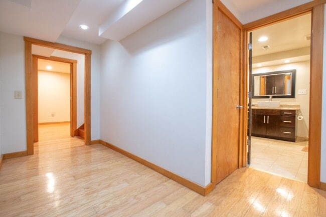 Building Photo - Magnolia 4 bedroom, 3 bathroom