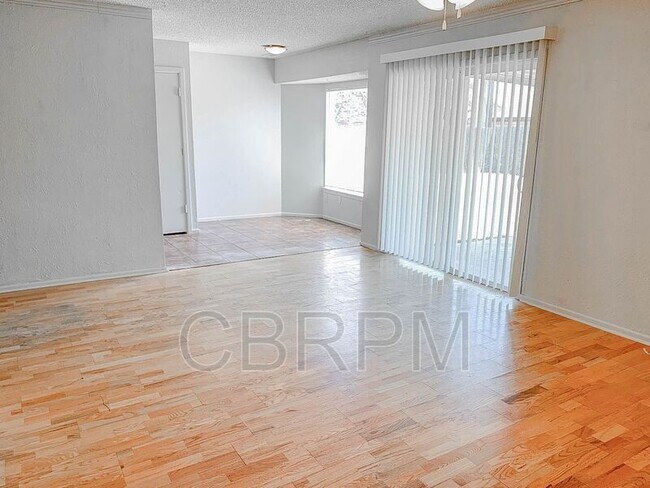 Building Photo - 2131 74th St