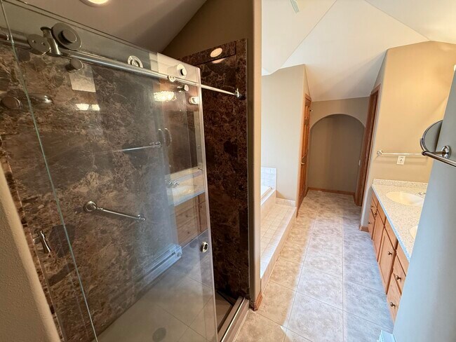 Building Photo - 2340 Robbie Ct