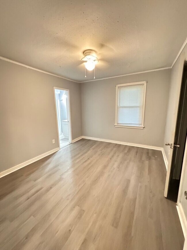 Building Photo - 307 Clairborne Ave