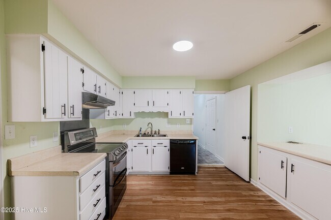 Building Photo - 1100 Audrey Ct