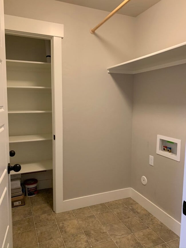 Building Photo - Move-In Special! $100 off first month's rent! Beautiful 3 bed 2 bath home in the Eaglefield Villa...