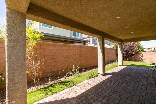 Building Photo - 6887 Crimson Horse Ct