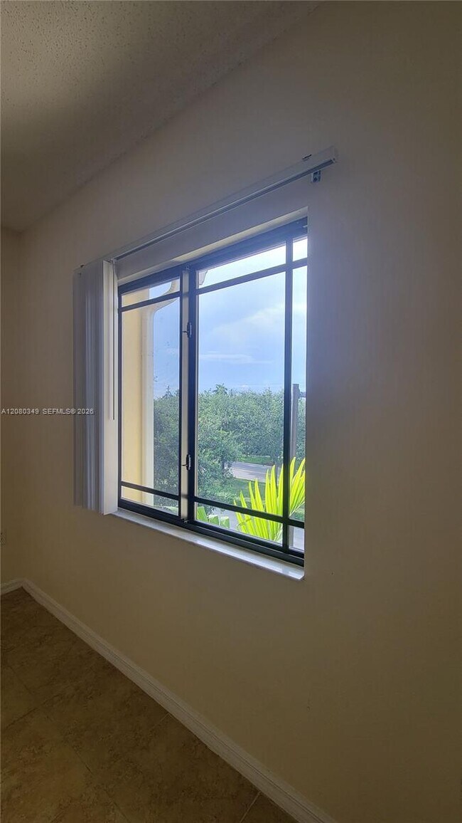 Building Photo - 3018 Alcazar Pl