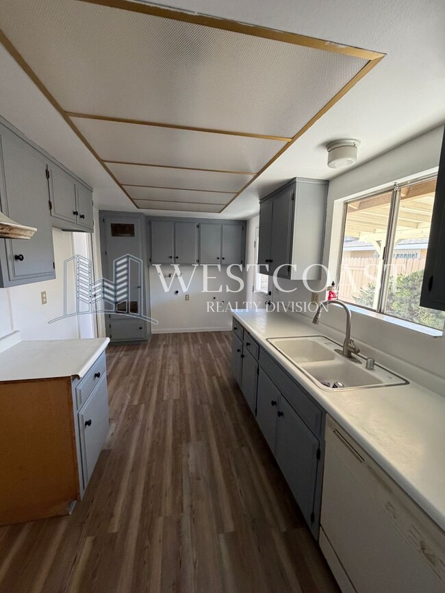 Building Photo - 2 Bed / 2 Bath Duplex-Style Home on Quiet Cul-de-Sac – Hemet