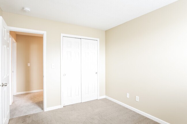 Building Photo - 10734 Snowdrop Way