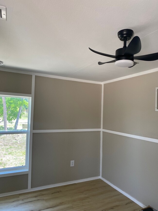 Building Photo - 8018 Grady Dr