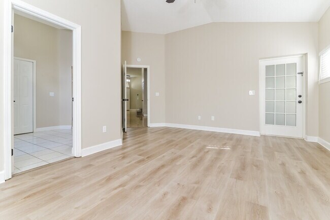 Building Photo - 1968 Downs Ct