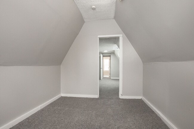 Building Photo - NEWLY RENOVATED! - 3 BED, 1.5 BATH BEAUTIFUL SINGLE- FAMILY HOME.