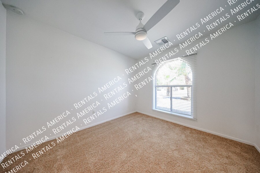 Building Photo - 2931 W Villa Maria Dr