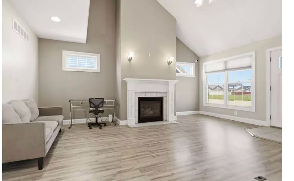 Building Photo - 1831 Marina Dr
