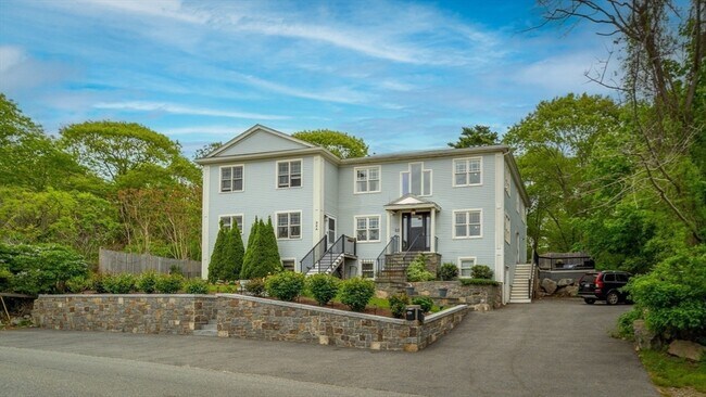 Building Photo - 32 Witham St