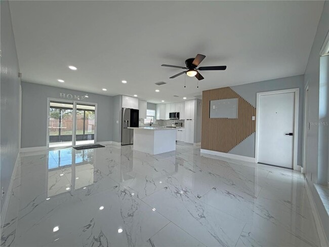 Building Photo - 1384 Valhalla St