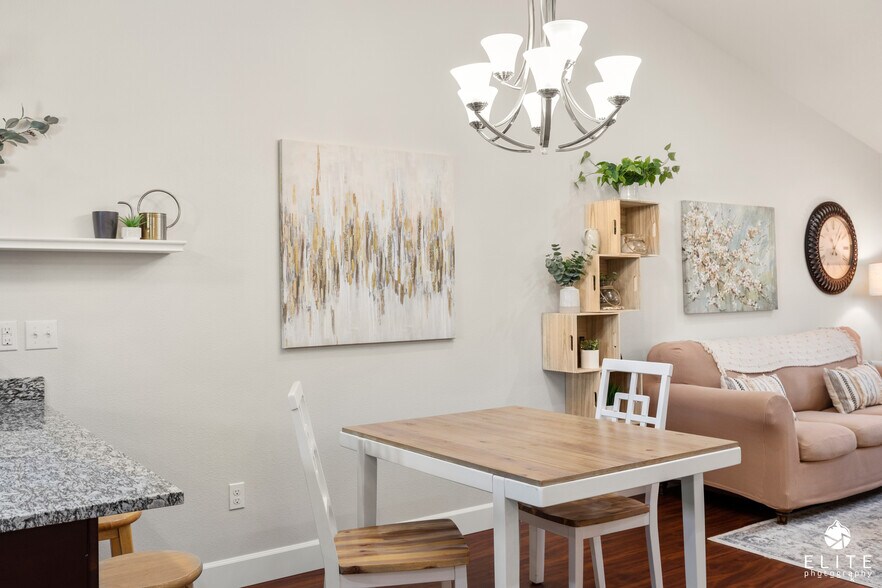 Building Photo - 920 W Wilder Ave