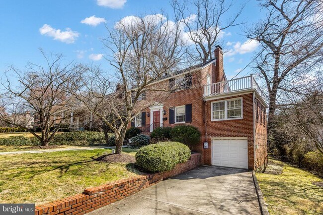 Building Photo - 2355 N Quincy St