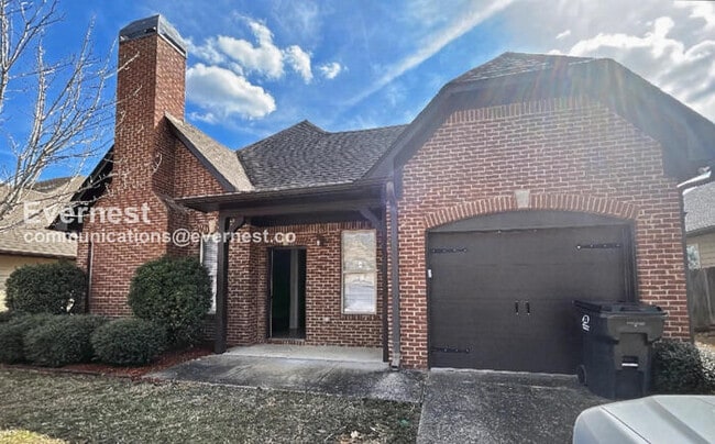 Building Photo - 1195 Washington Dr