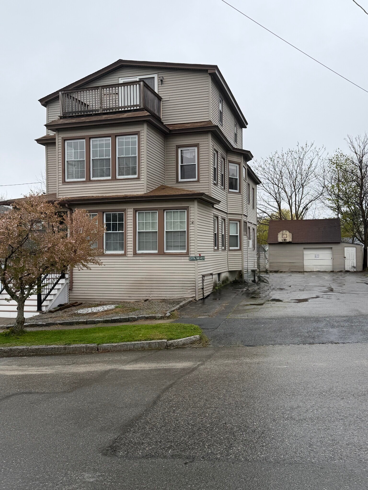 Building Photo - 119 Airlie St