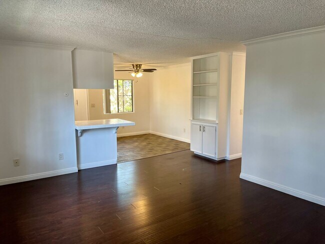 Building Photo - 3 Bed/ 2 Bath Clairemont Mesa