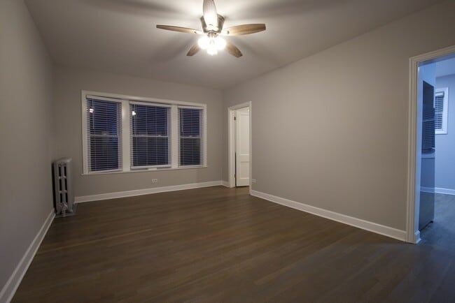 Building Photo - 1454 W Winnemac Ave