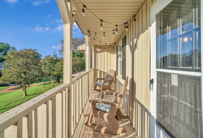 Building Photo - 4001 Anderson Rd