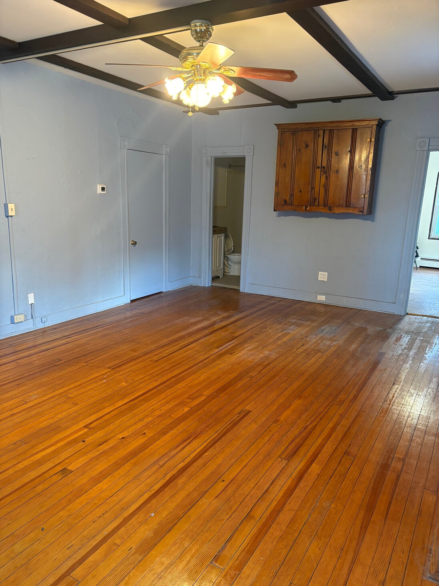 livingroom - 19 Essex Ave