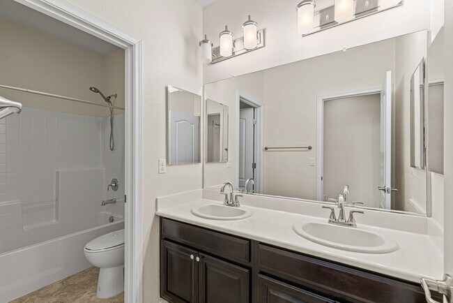 Building Photo - Beautiful West Vegas Home With Next Gen Suite