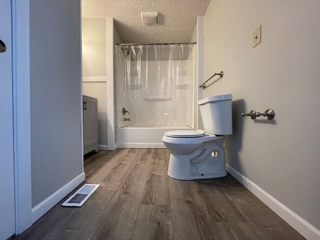 Building Photo - 403 Ohio St