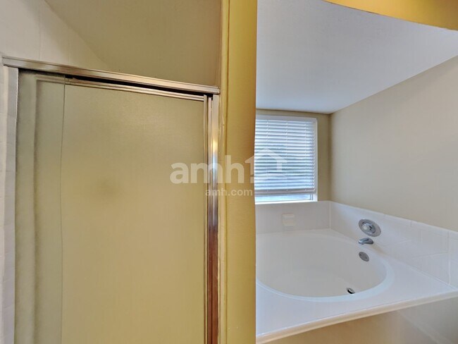 Building Photo - 30826 Trinket Dr